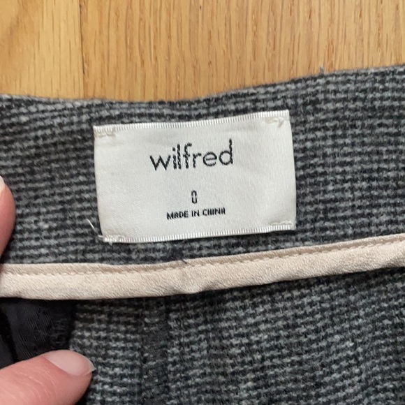 Aritzia Wilfred Trousers - Picture 2 of 4
